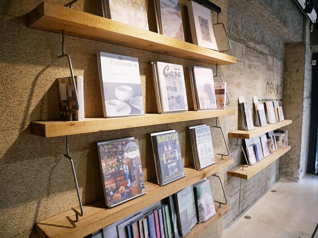 2024 台北 Boven 雜誌圖書館 Cafe & Library │ 東區巷弄裡的舒適閱讀咖啡廳