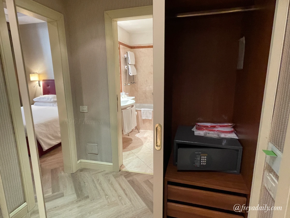 義大利 Hotel Dei Borgognoni|近西班牙廣場、治安好,羅馬住宿推薦,沉浸 19 世紀古典奢華的飯店選擇 - 第13張圖 義大利 Hotel Dei Borgognoni|近西班牙廣場、治安好,羅馬住宿推薦,沉浸 19 世紀古典奢華的飯店選擇