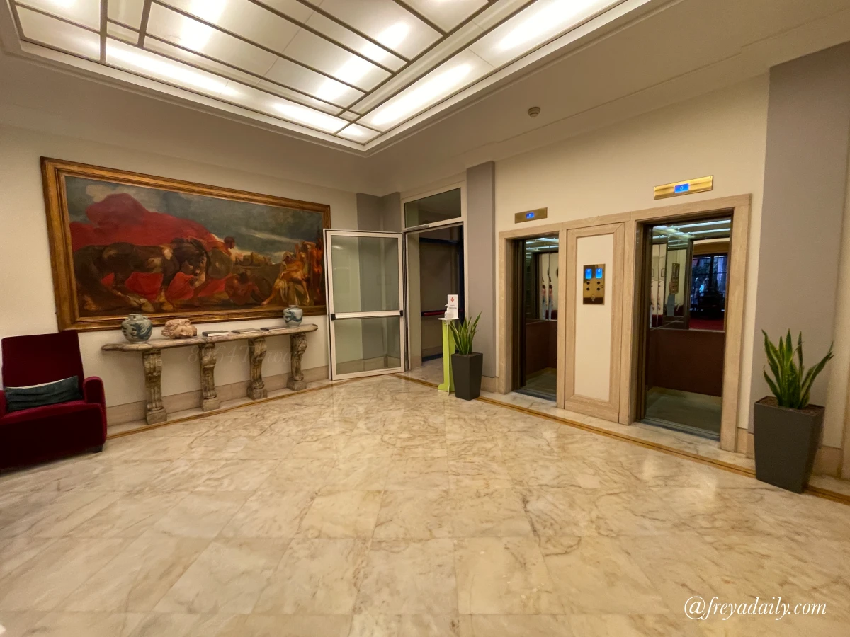 義大利 Hotel Dei Borgognoni|近西班牙廣場、治安好,羅馬住宿推薦,沉浸 19 世紀古典奢華的飯店選擇 - 第3張圖 義大利 Hotel Dei Borgognoni|近西班牙廣場、治安好,羅馬住宿推薦,沉浸 19 世紀古典奢華的飯店選擇